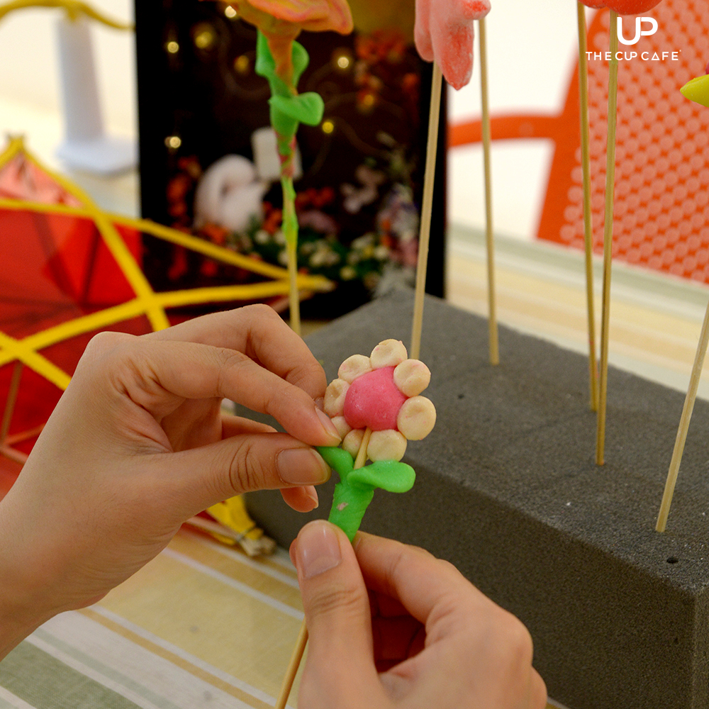 Hoạt động nặn tò he tại The Cup Cafe